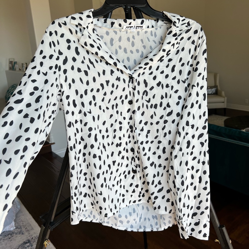Wish Black and White Button Down Shirt with Notched Collar (35)